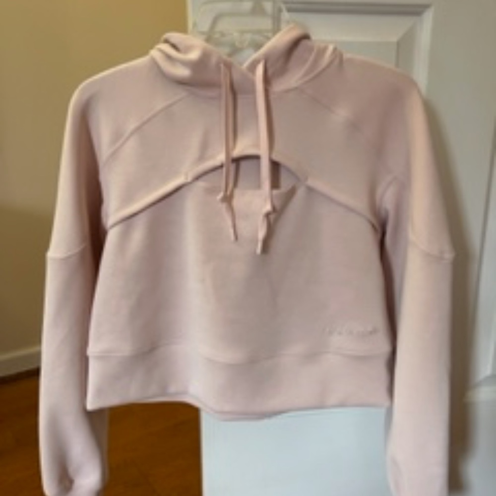 Lululemon  Softstreme cropped hoodie